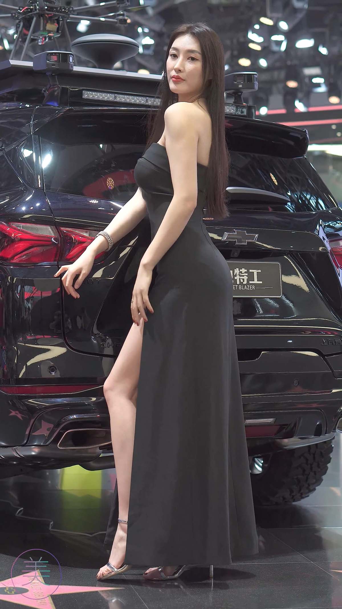 2021 广州车展 Racing Model Chevrolet车模01 街拍-第1张