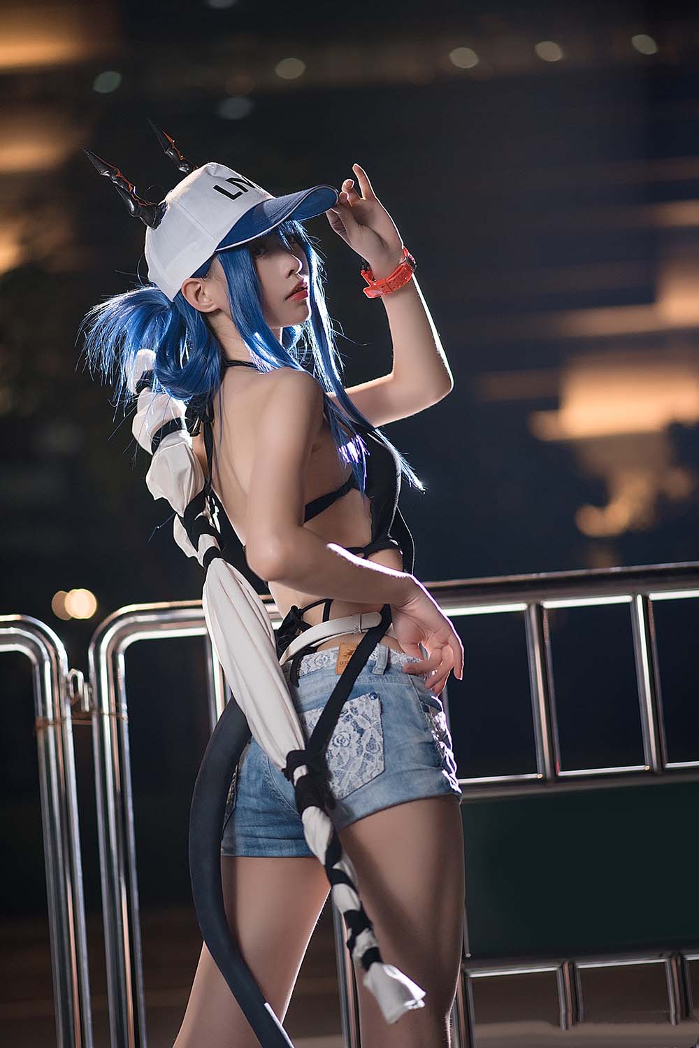 大大卷卷小卷 – 女游客 陈 Cosplay-第1张