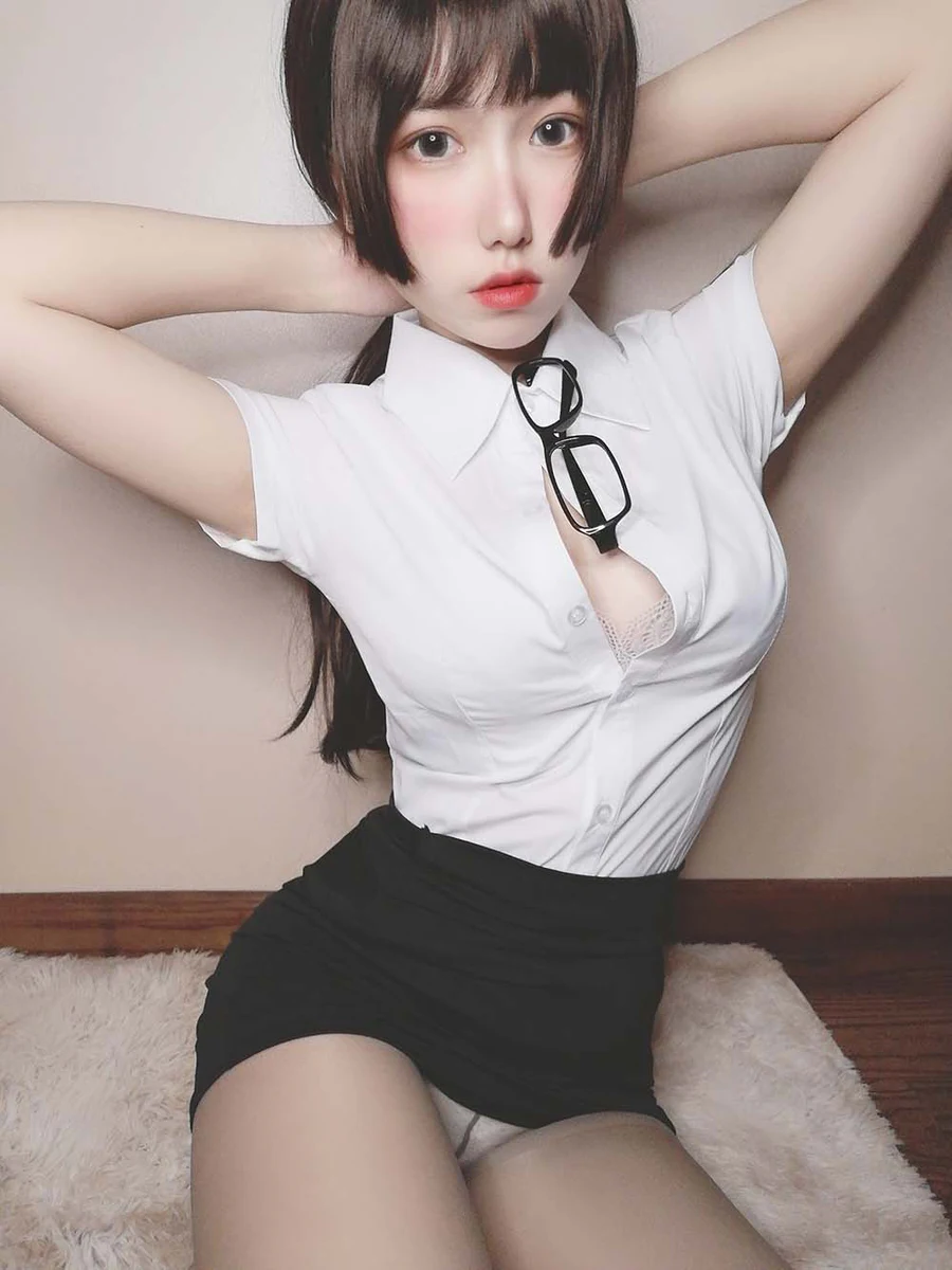 芋圆侑子SJ_  – 醉酒小秘书 Cosplay-第1张