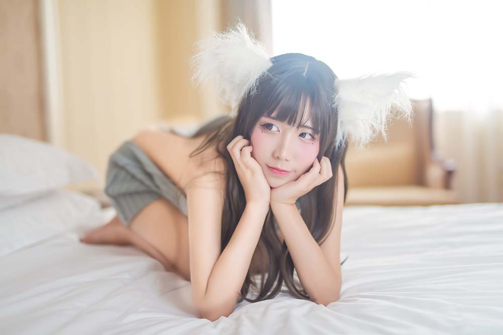 九曲Jean – 露背毛衣 Cosplay-第2张