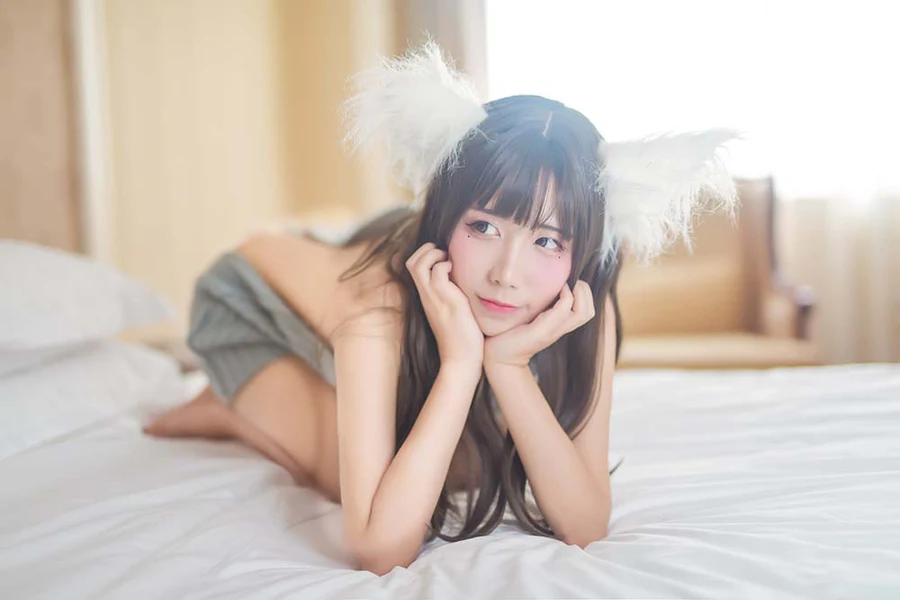 九曲Jean – 露背毛衣 Cosplay-第2张
