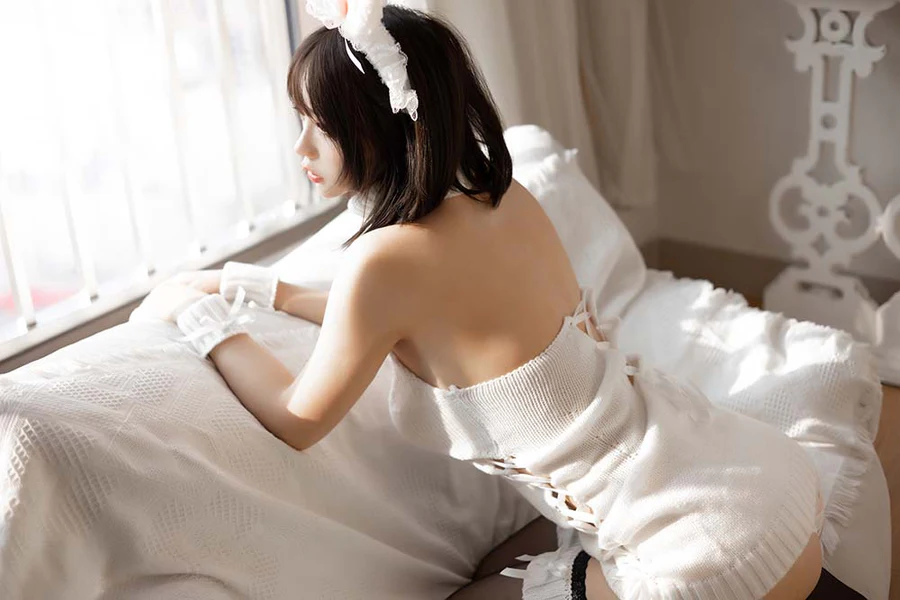 疯猫ss – 白色毛衣 Cosplay-第1张