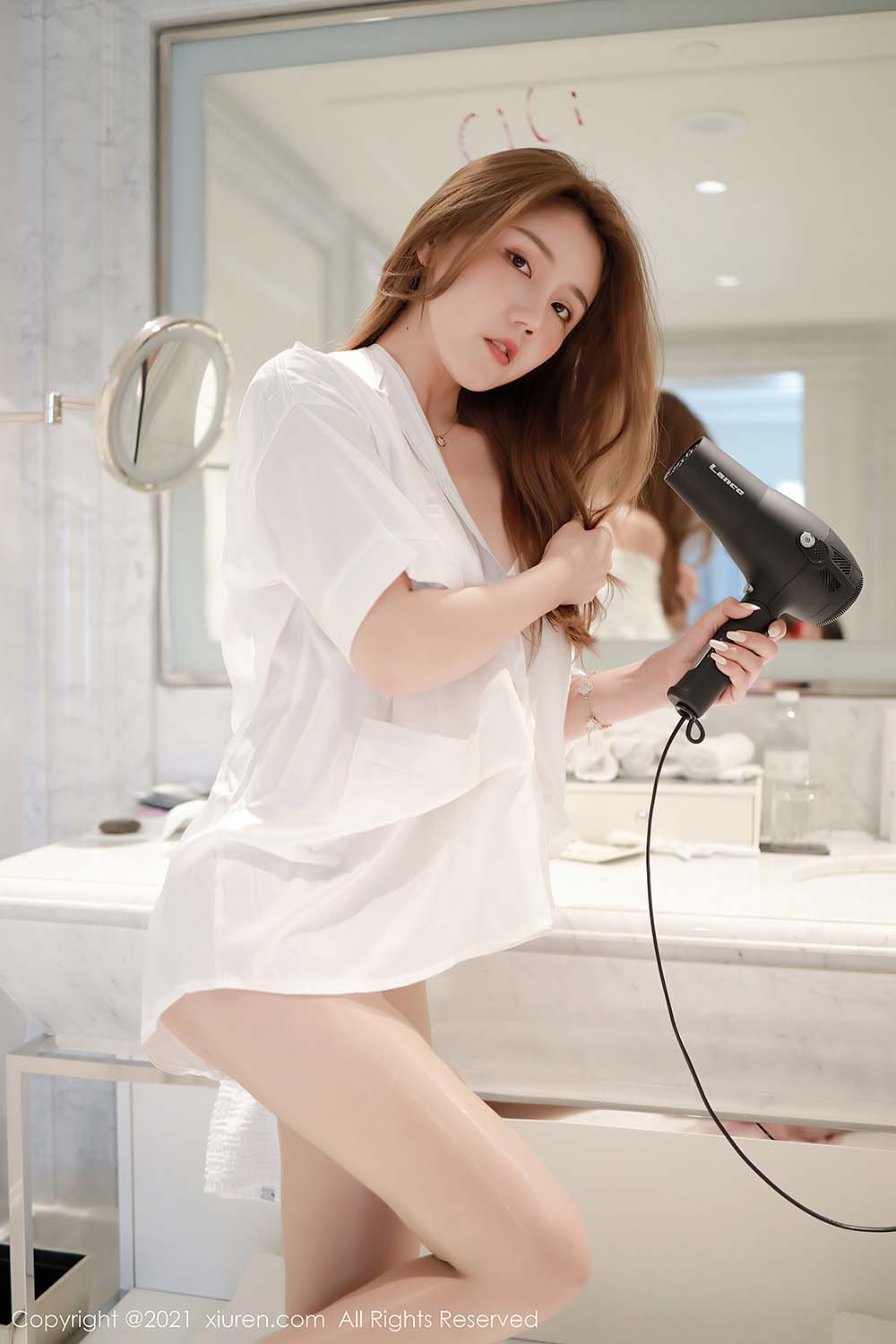 [Xiuren秀人网]2021.08.10 NO.3779 夏西CiCi Xiuren秀人网-第1张