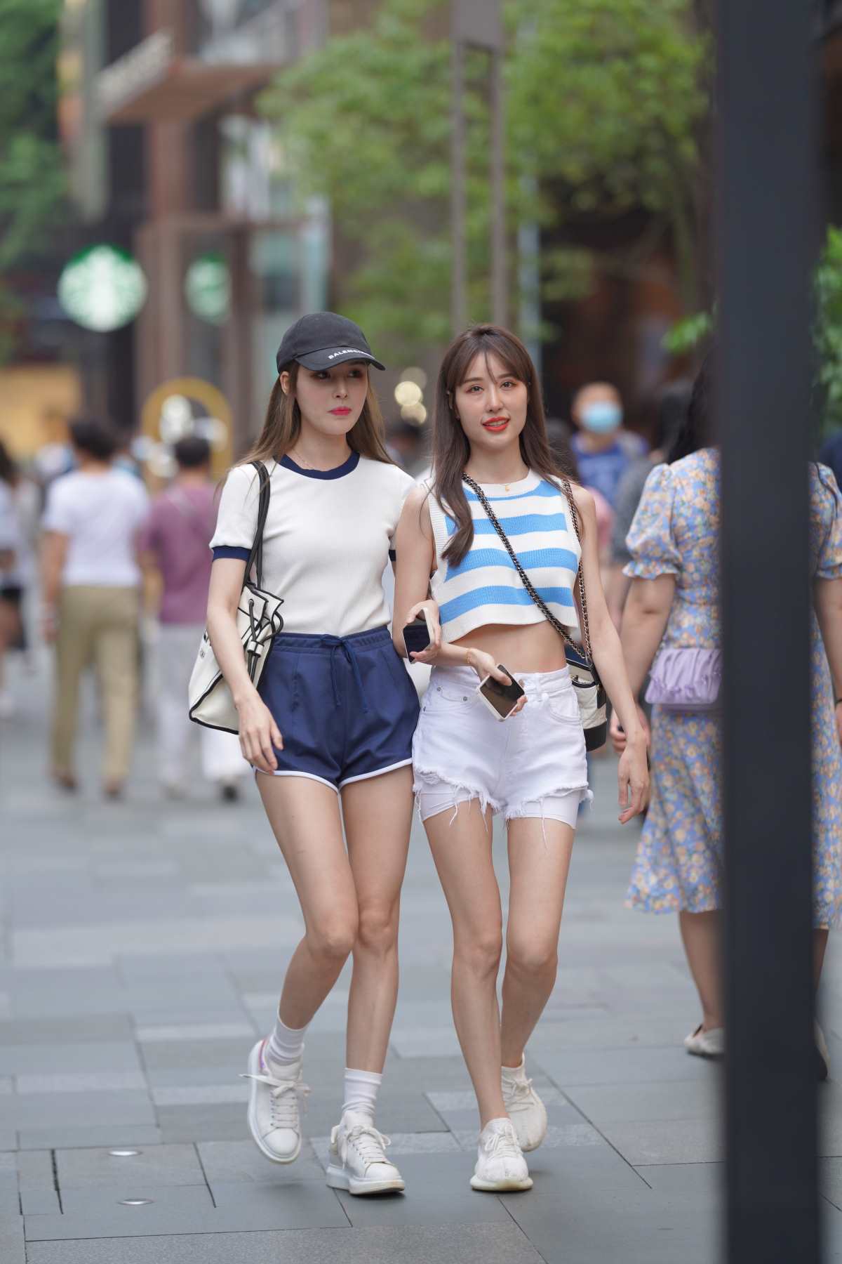 精选街拍作品 NO.3130 青春靓丽闺蜜 街拍-第1张