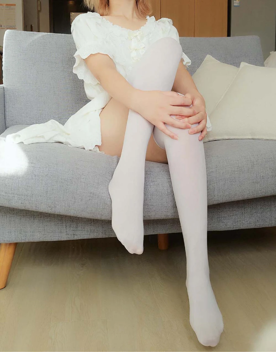 念雪ww – 白色长筒过膝袜 Cosplay-第1张