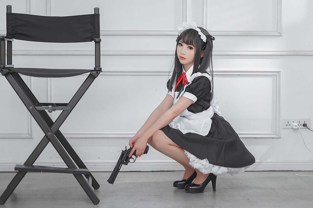 面饼仙儿 – 左轮女仆 Cosplay-第2张