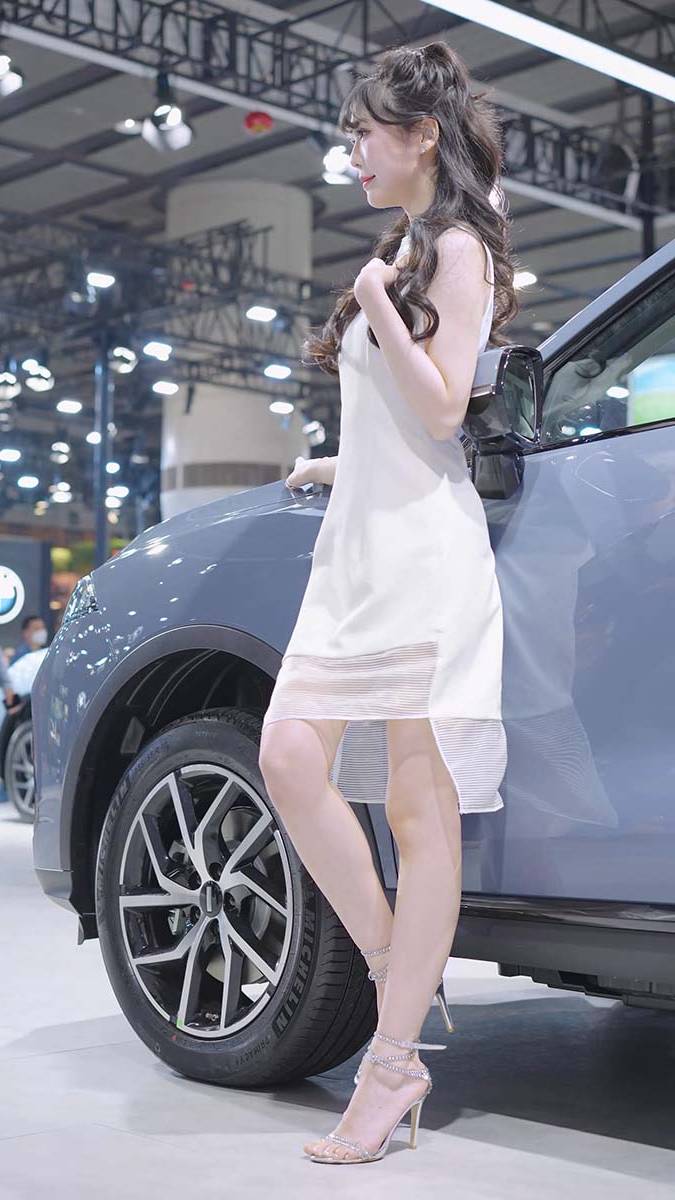 2022 广州车展 Racing Model WEY车模04 街拍-第1张