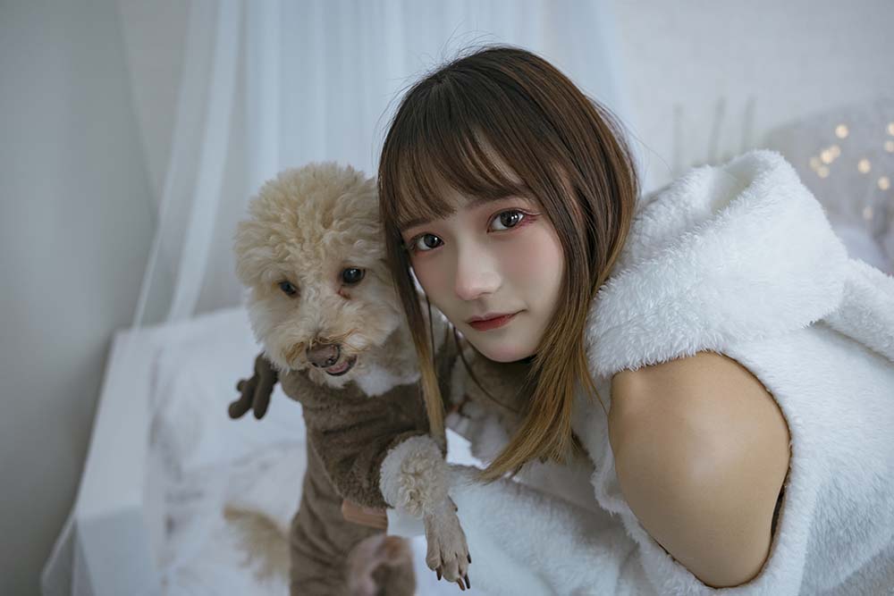[YITUYU艺图语]2022.12.17 温馨少女与宠物们 兔子Zzz不吃胡萝卜 YITUYU艺图语-第1张