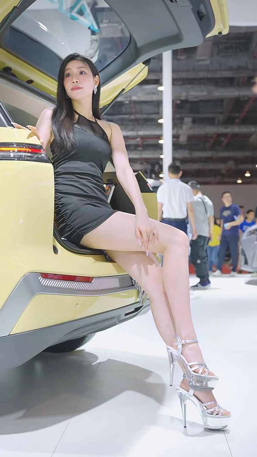 2023 东莞春季车展 Racing Model AION车模04 街拍-第1张