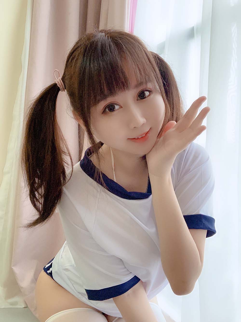蜜桃少女是依酱呀 – 体操服 Cosplay-第1张