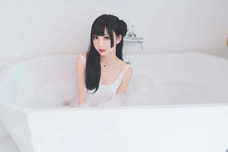 面饼仙儿 – 浴缸泡泡 Cosplay-第1张