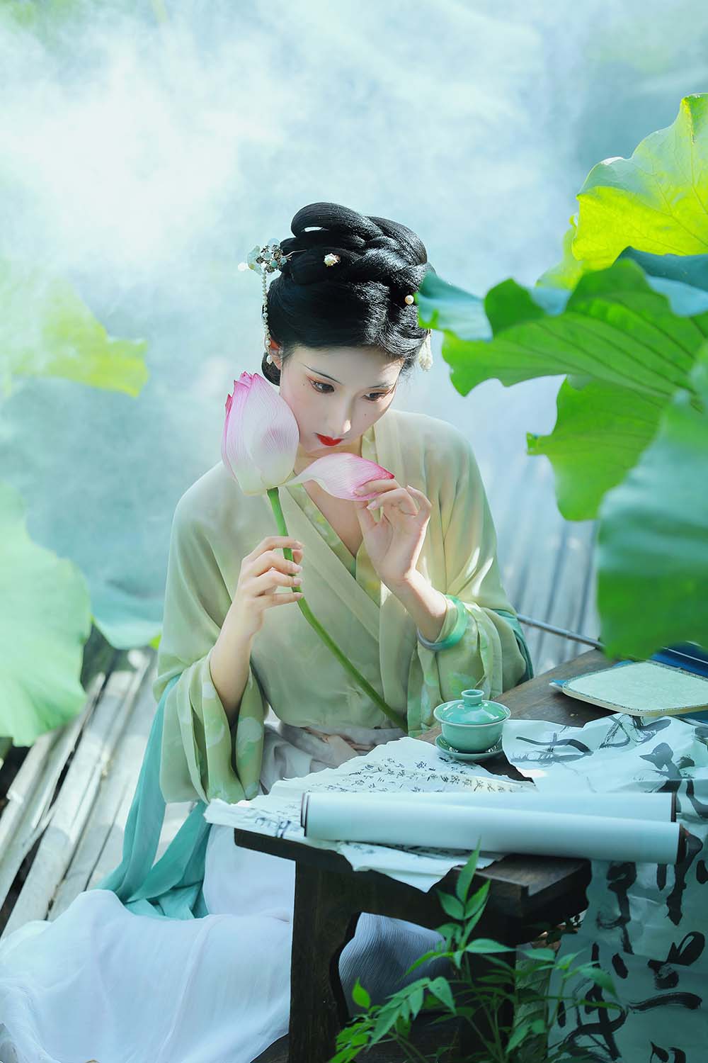 [YITUYU艺图语]2023.01.12 她清冷得好像一首宋词 荷里寒 YITUYU艺图语-第1张