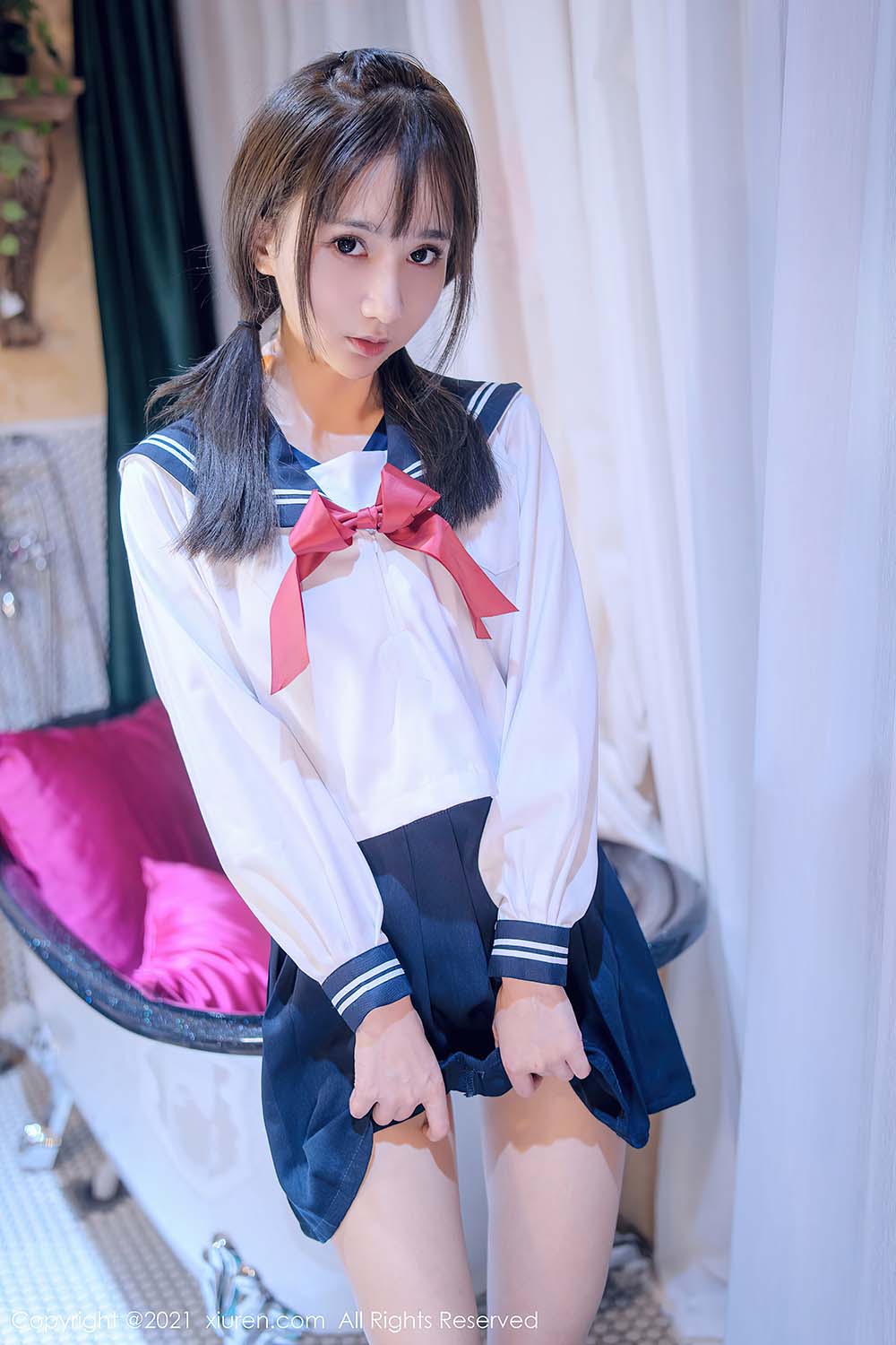 [Xiuren秀人网]2021.10.25 NO.4108 娇柔欲滴的萌妹子大眼好胸 小果冻儿 Xiuren秀人网-第1张