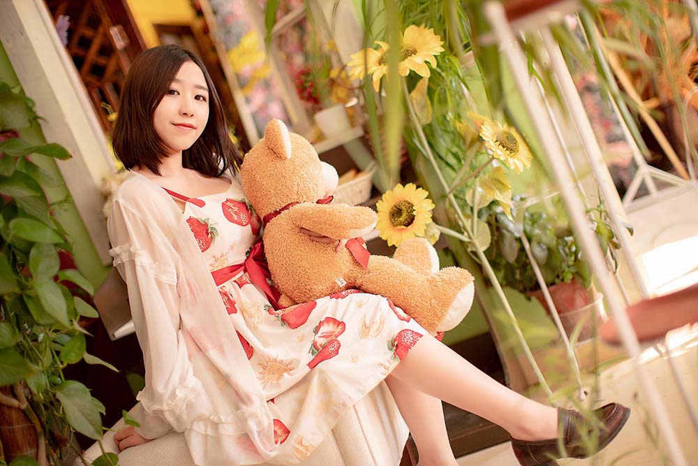 穆零Mu0 – 小草莓 Cosplay-第1张