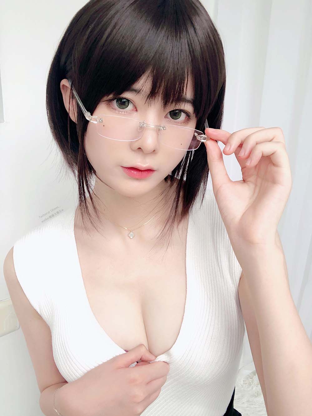 眼酱大魔王w – 办公小姐姐 Cosplay-第1张