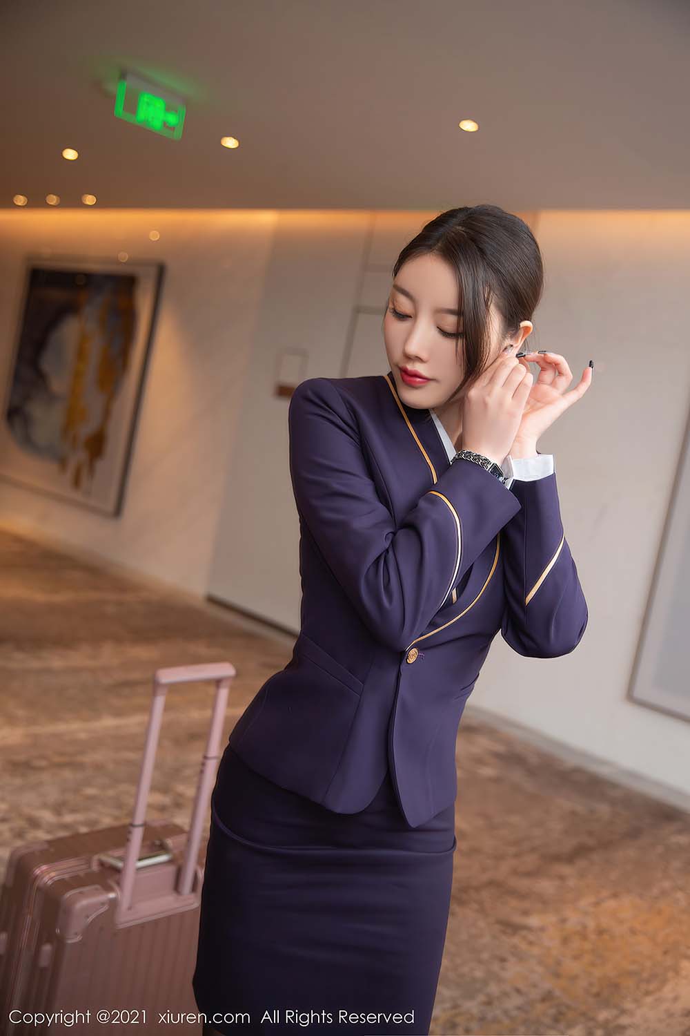 [Xiuren秀人网]2021.11.17 NO.4231 私房写真 空姐制服 杨晨晨Yome Xiuren秀人网-第1张