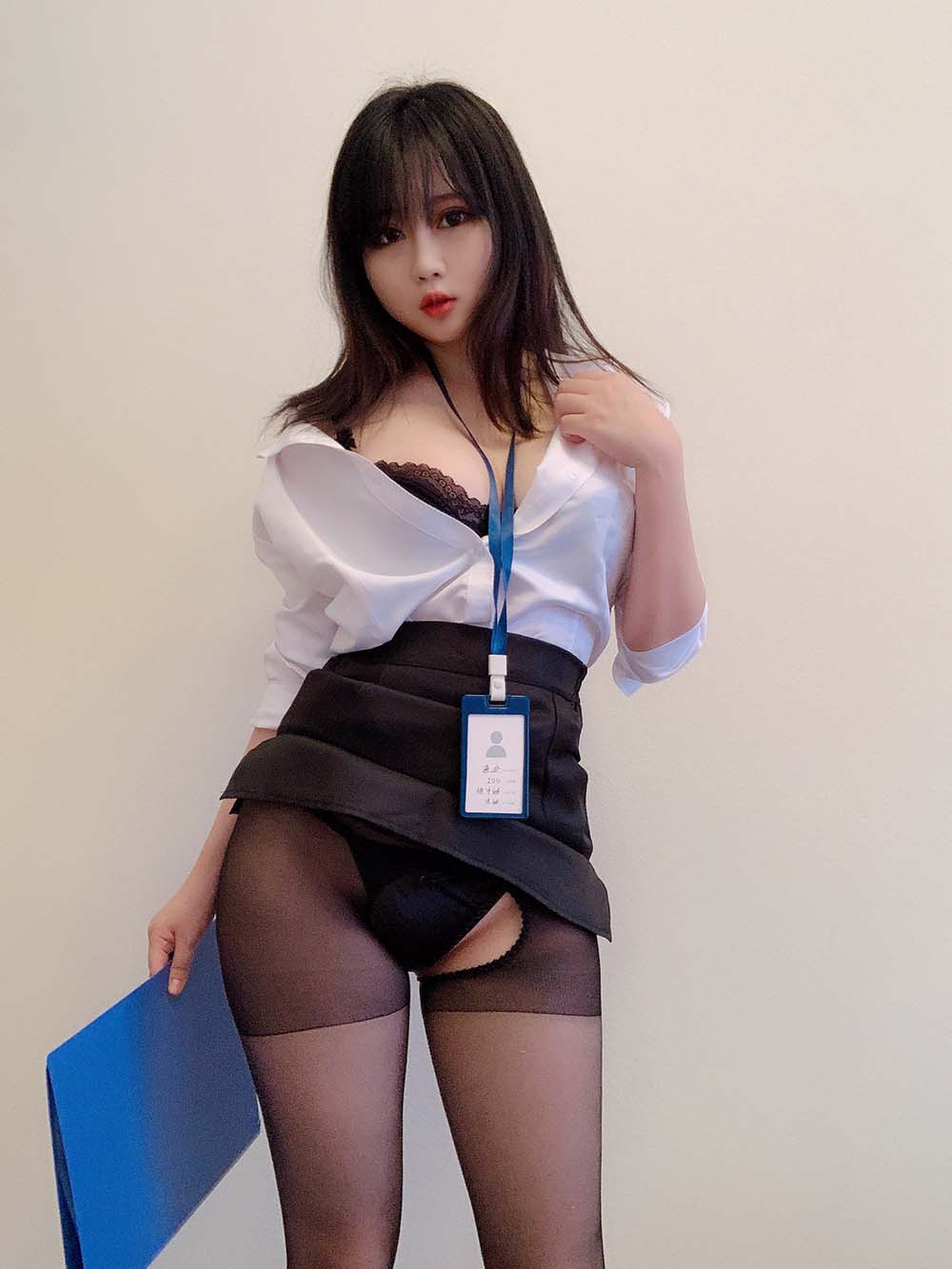 蜜桃少女是依酱呀 – 黑丝制服 Cosplay-第1张