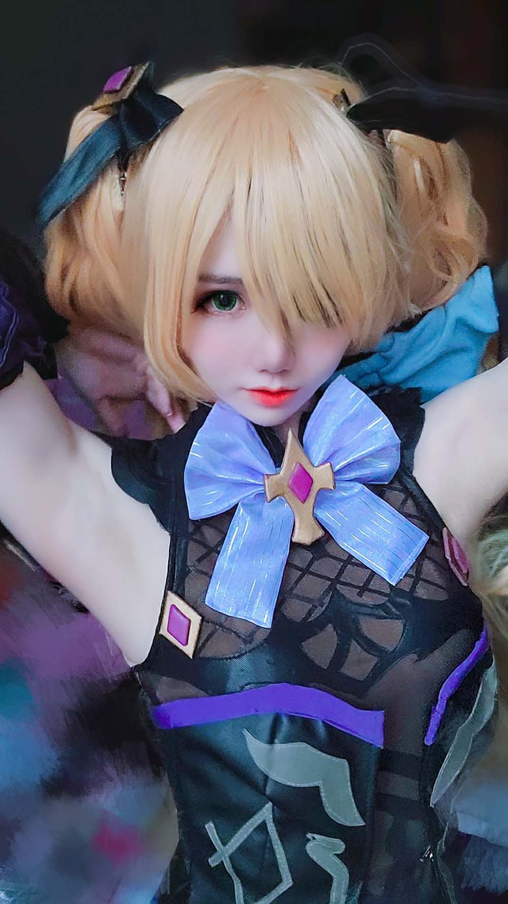 Sally Dorasnow – Fischl Selfie Cosplay-第1张