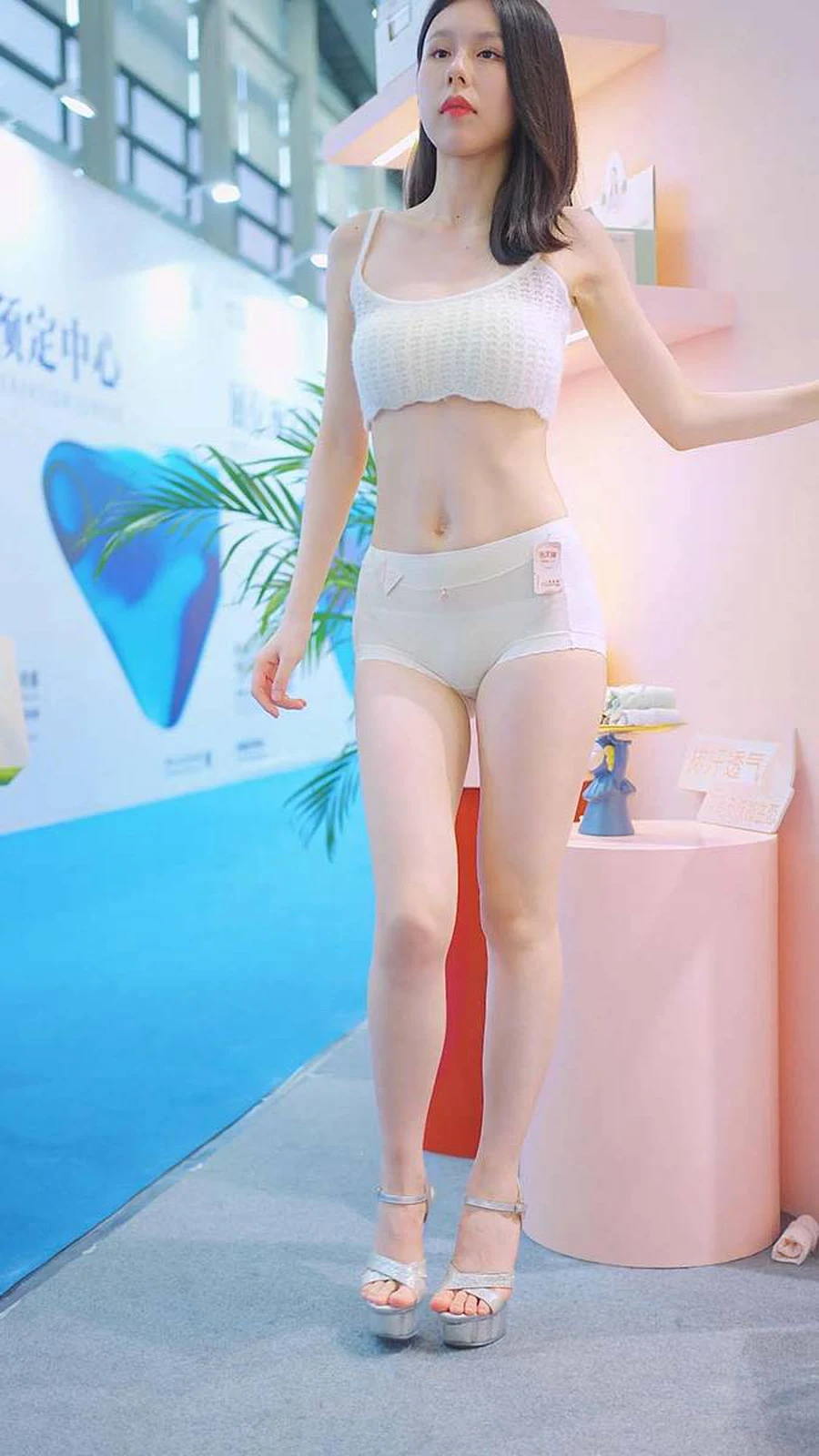 2023 深圳SIUF内衣展 #内衣秀 Racing Model 14 街拍-第1张