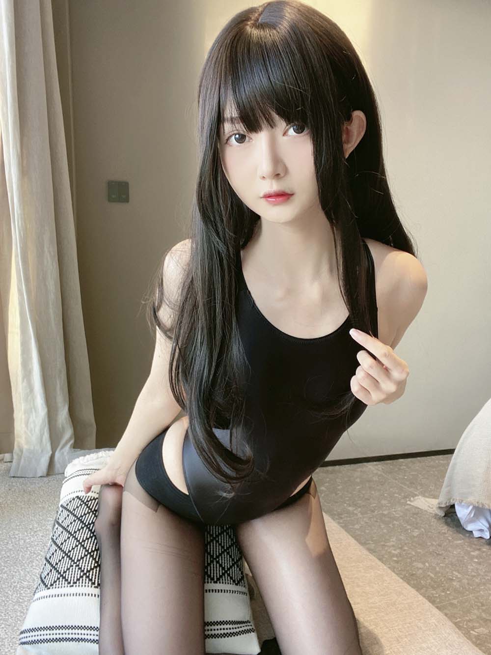 51酱 – 黑红泳装 Cosplay-第1张