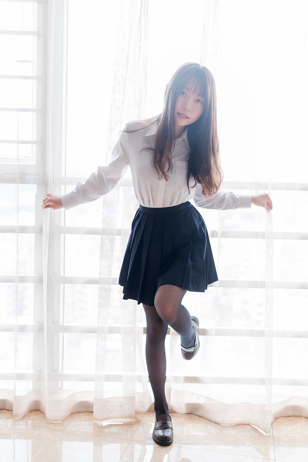 香草喵露露 – 黑丝JK Cosplay-第1张