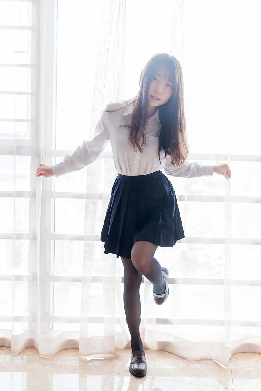 香草喵露露 – 黑丝JK Cosplay-第1张