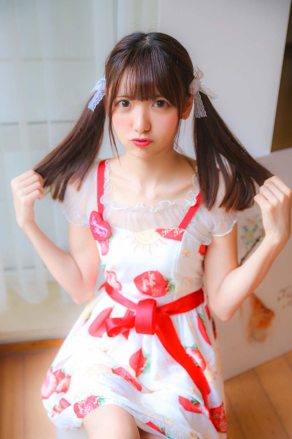 陆卿卿kyokyo – 小草莓 Cosplay-第1张