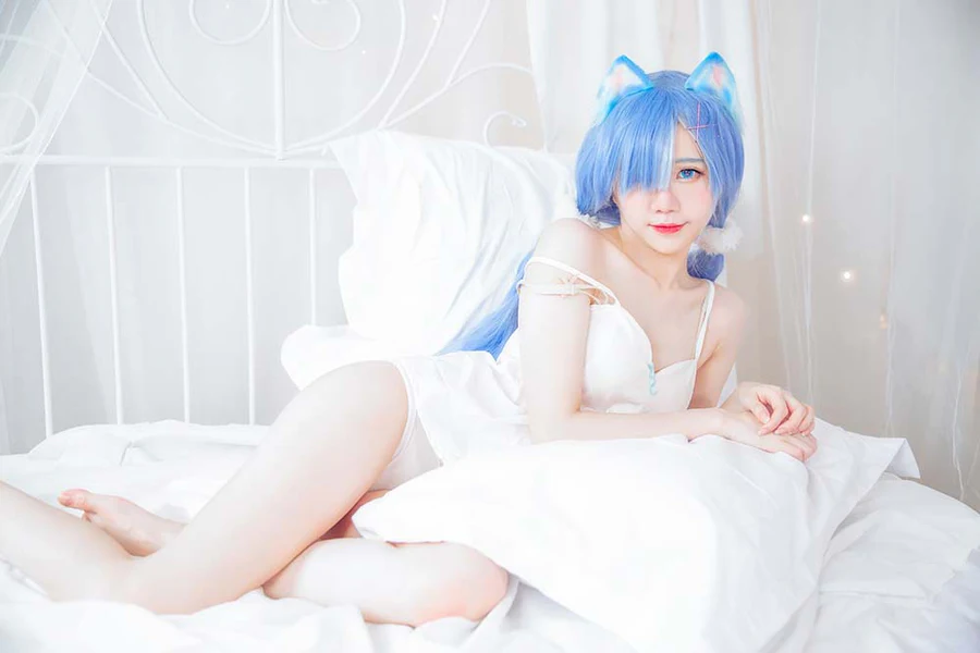 Sally Dorasnow – Rem White Kitty Cosplay-第1张