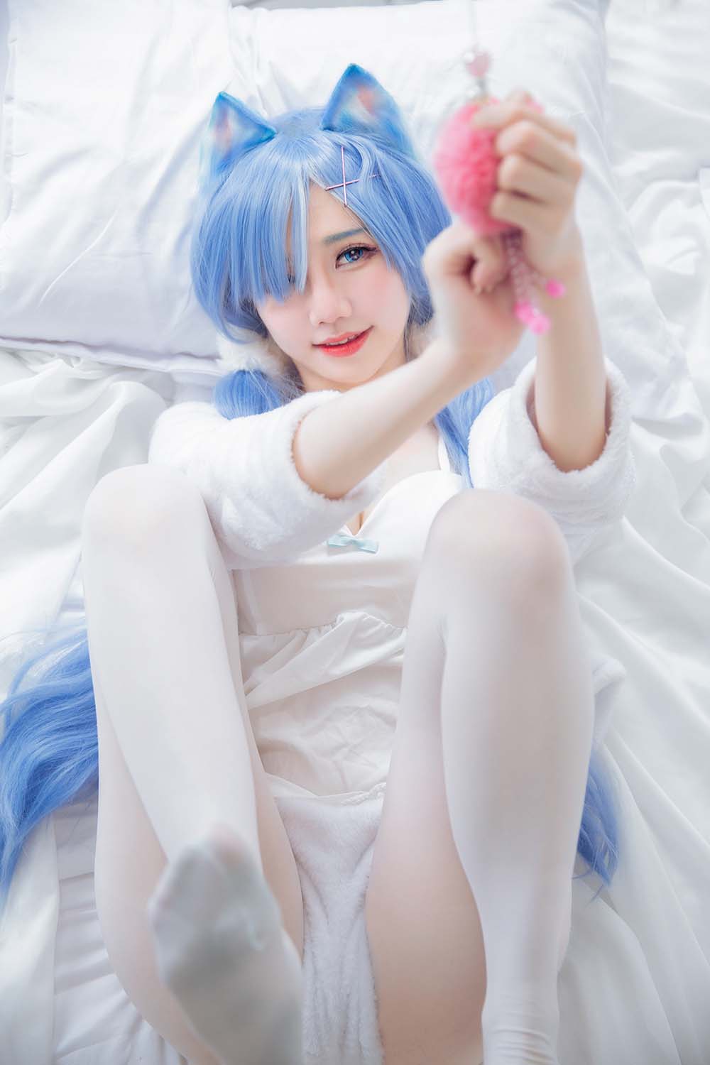 Sally Dorasnow – Rem White Kitty Cosplay-第2张