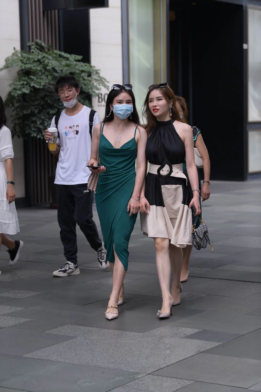 精选街拍作品 NO.3660 大气连衣裙搭配 街拍-第1张