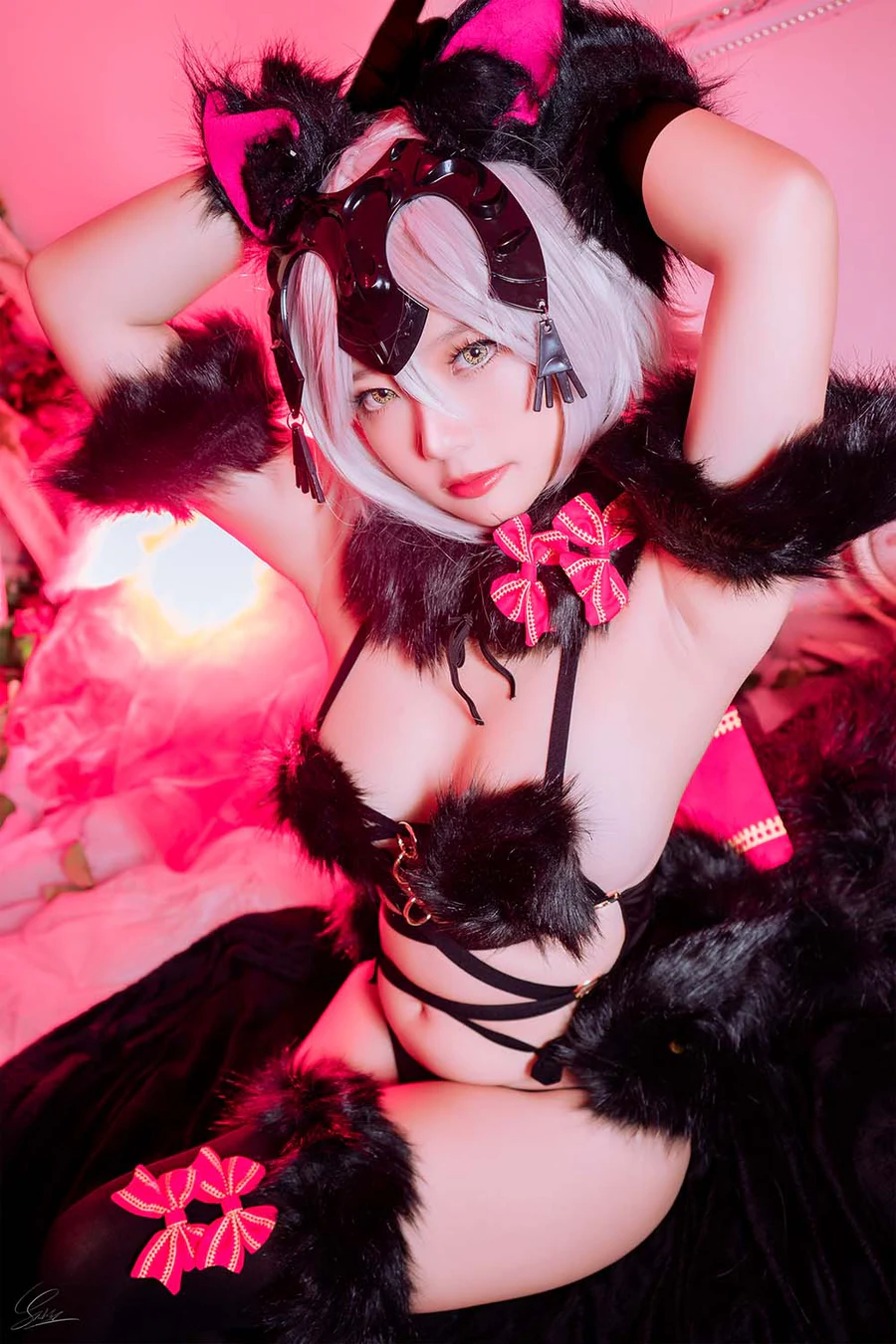 Messie Huang写真 – Jeanne Alter Wolf Cosplay-第2张