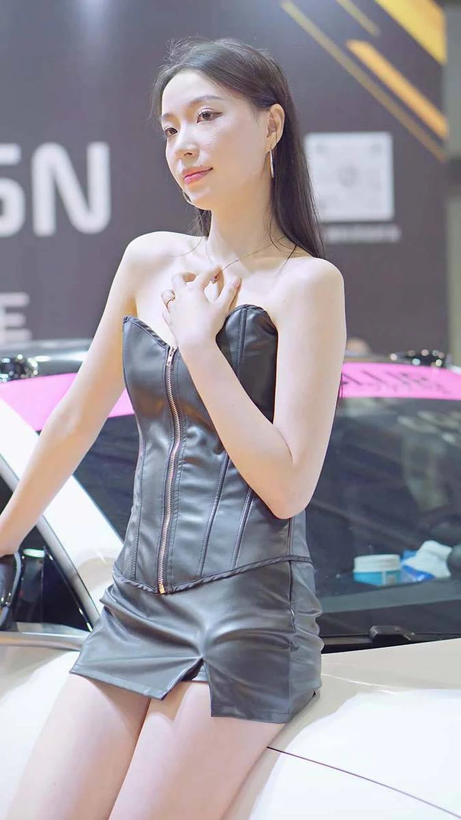 2023 东莞AIT改装车展 Auto Salon Racing Model 54 街拍-第1张