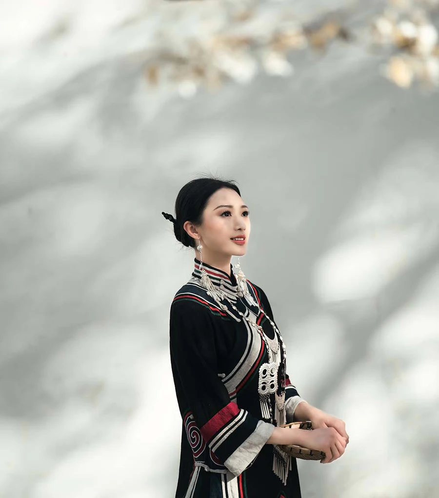 [YITUYU艺图语]2023.05.07 十里春风梨花如雨 薇薇 YITUYU艺图语-第1张