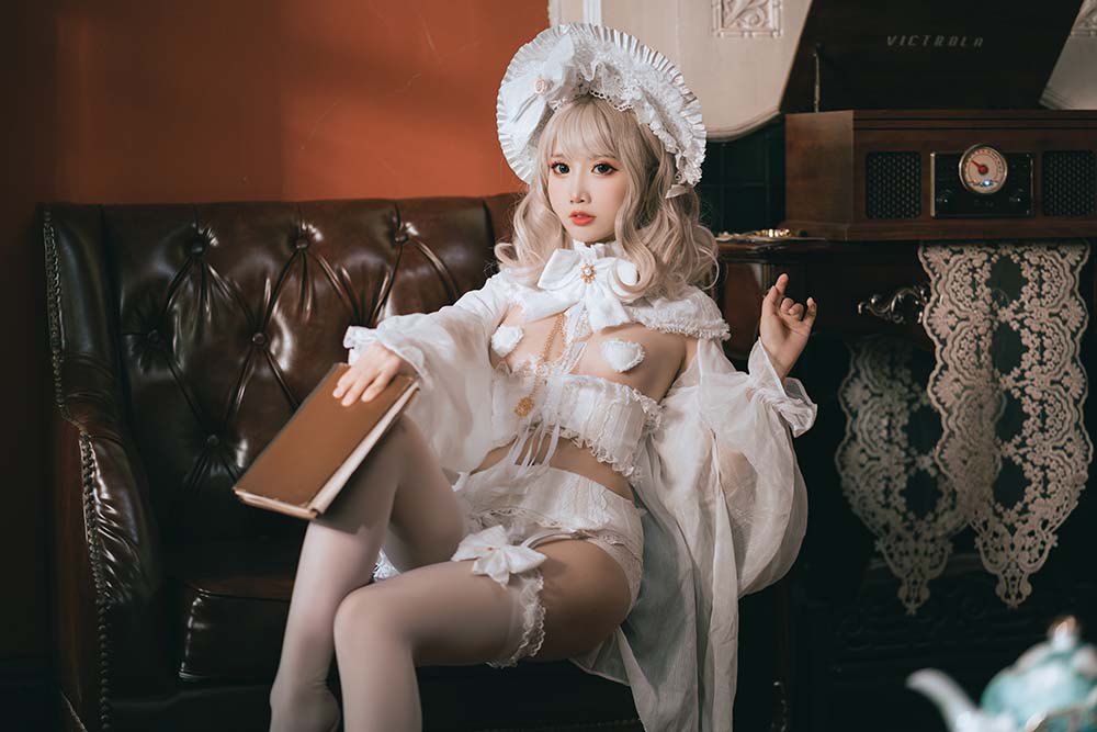 面饼仙儿 – 法兰西YasahimeLO Cosplay-第1张