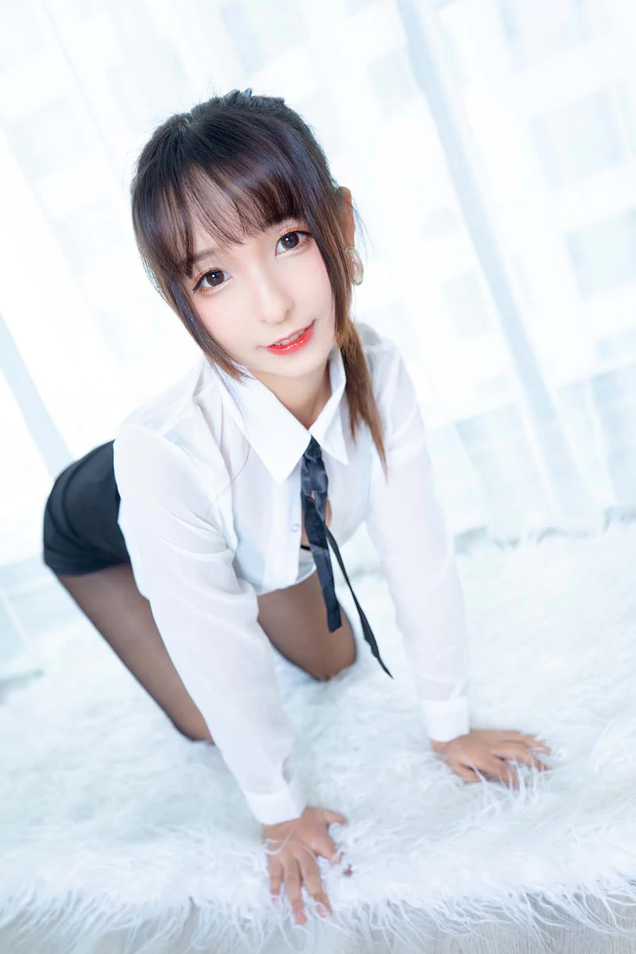 神楽板真冬 – ホワイトオフィス Cosplay-第1张