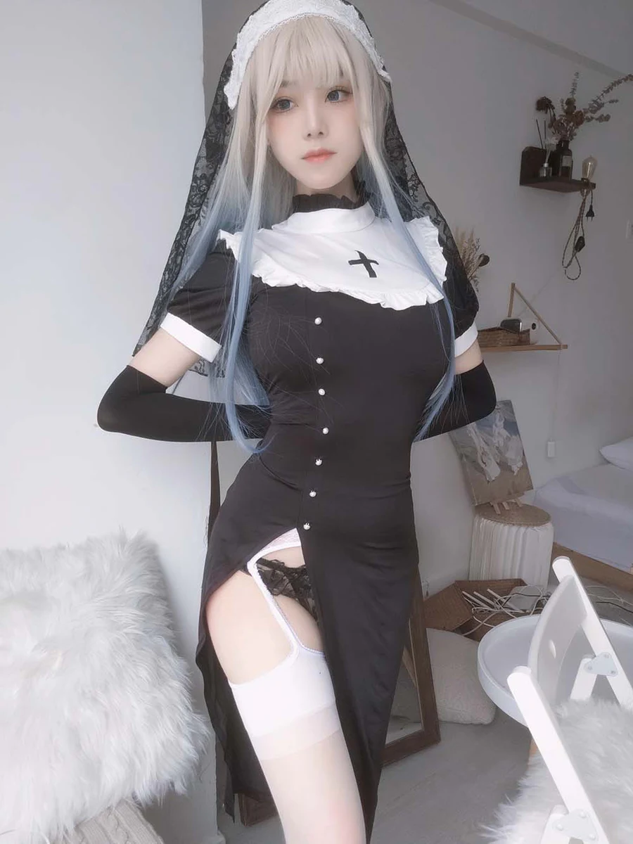 蜜汁猫裘 – 修女自拍 Cosplay-第1张