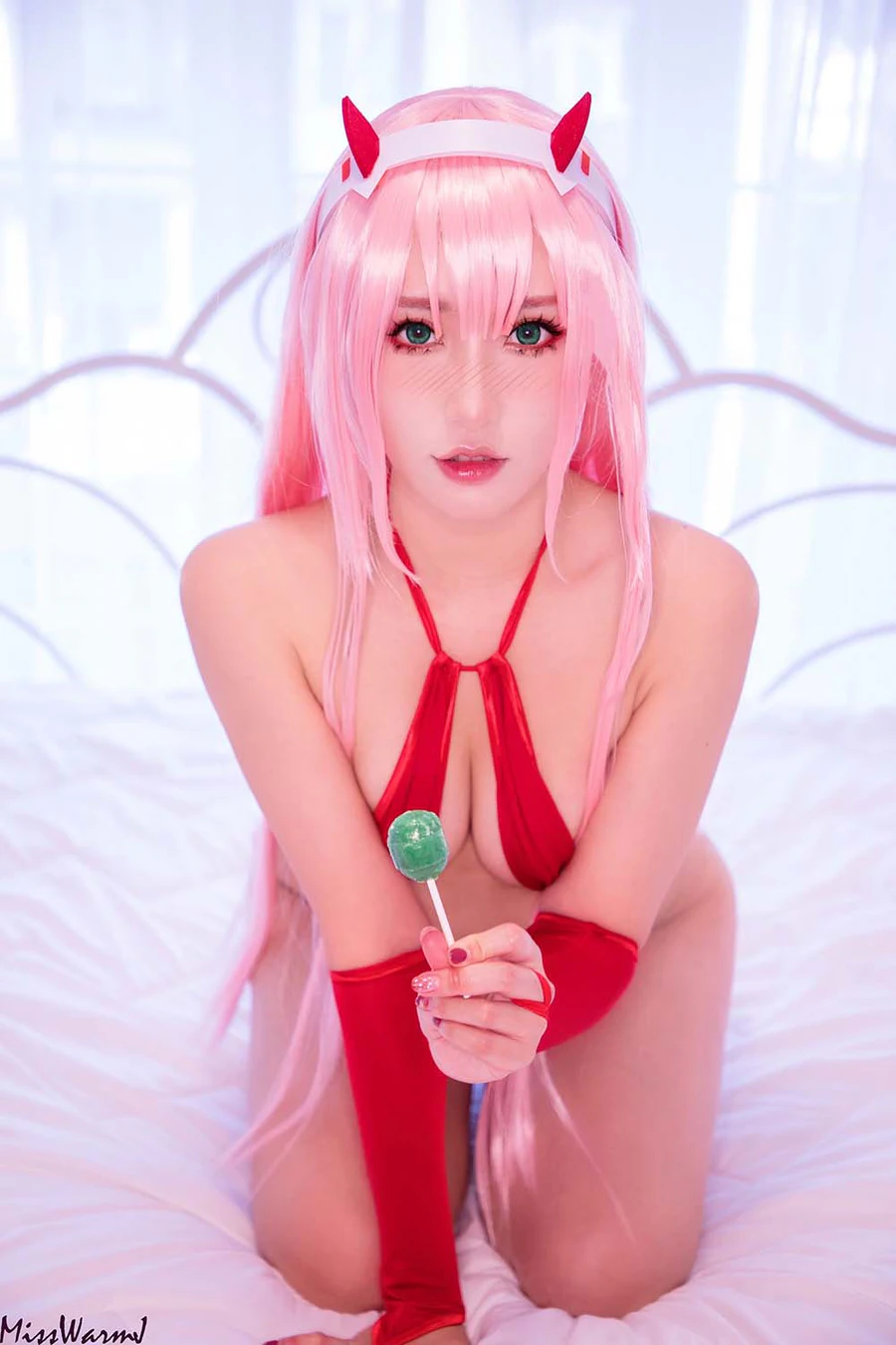 MisswarmJ – Zero Two Bikini Cosplay-第1张