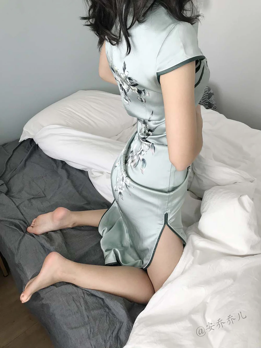 安乔乔儿(Nia乔乔) 安乔乔儿 黑丝旗袍 Cosplay-第1张