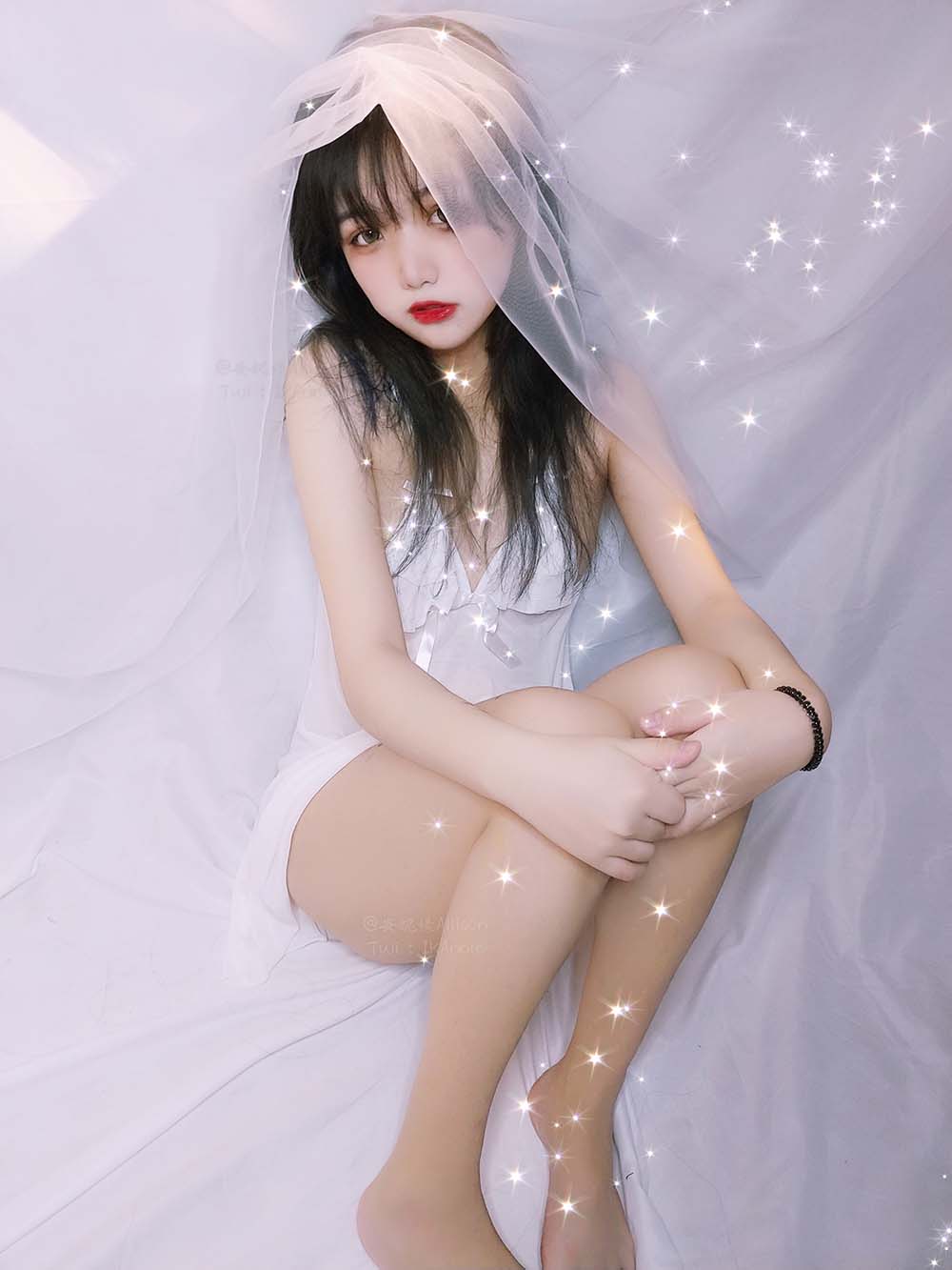 安妮 – 白色睡衣 Cosplay-第2张
