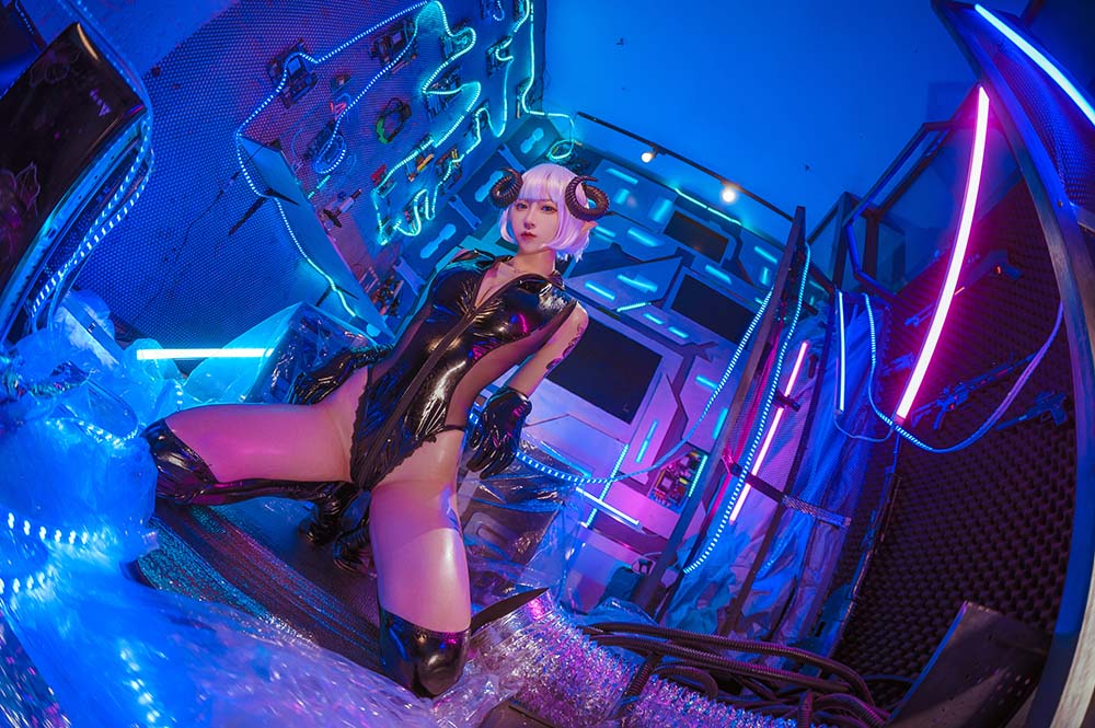 妹抖青 – 恶魔胶衣 Cosplay-第1张