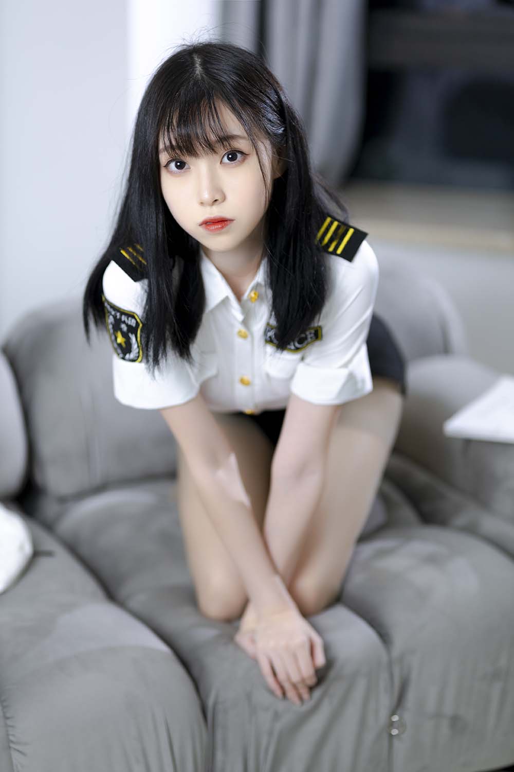 许岚(叁月life) – 灰丝制服 Cosplay-第2张