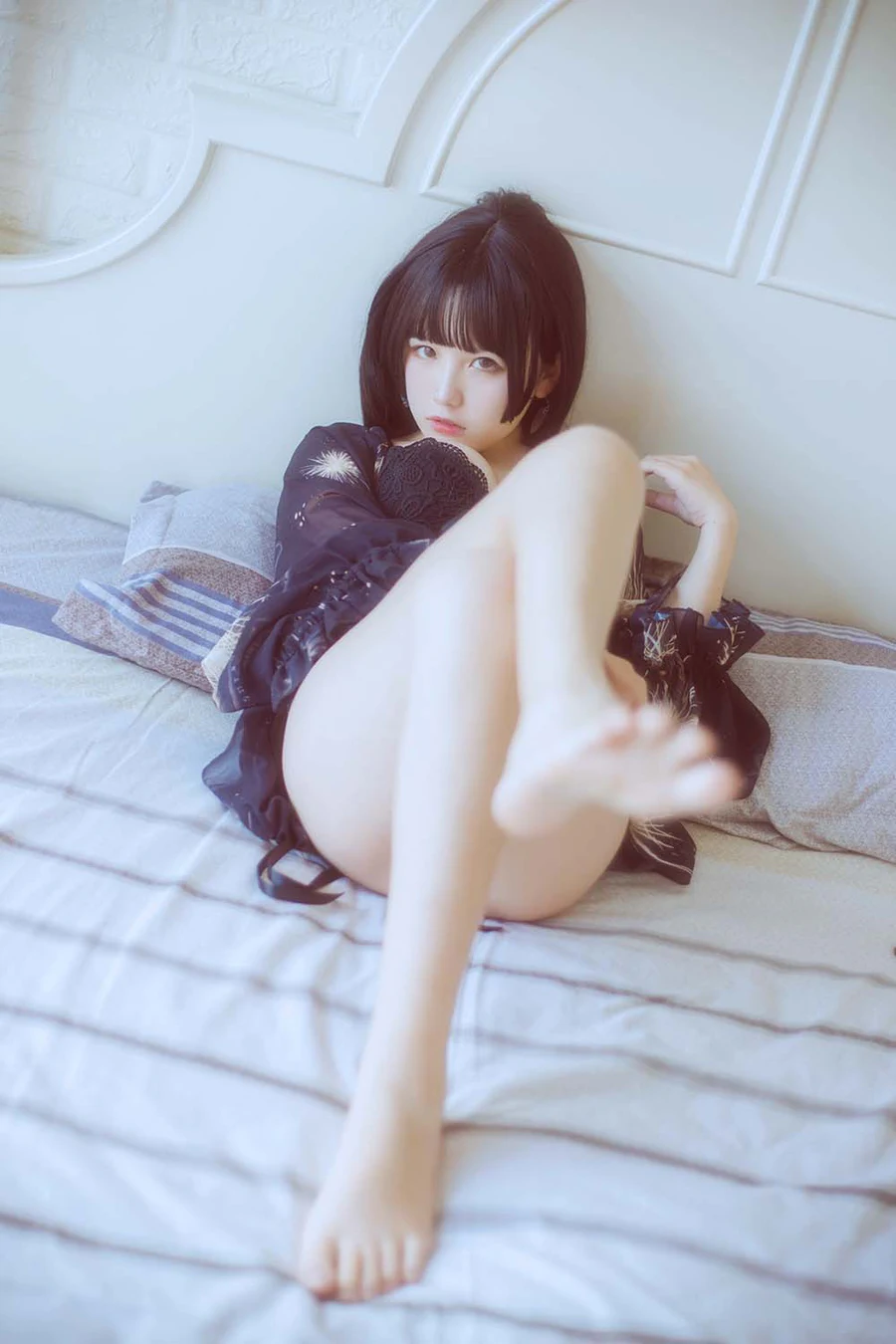 阿半今天很开心 – 黑色吊带 Cosplay-第2张