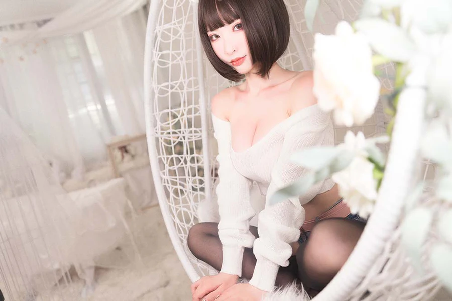 清水由乃 – 白色毛衣 Cosplay-第2张