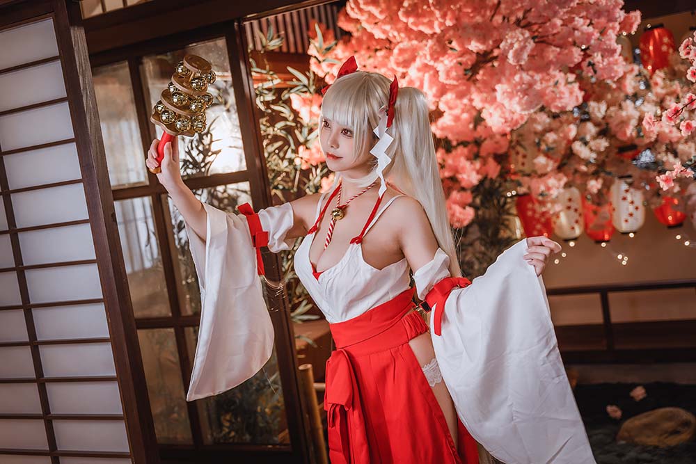 蜜汁猫裘 – 可畏巫女 Cosplay-第1张