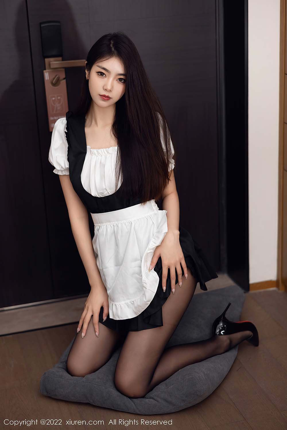 [Xiuren秀人网]2022.10.13 NO.5706 可樂Vicky Xiuren秀人网-第1张