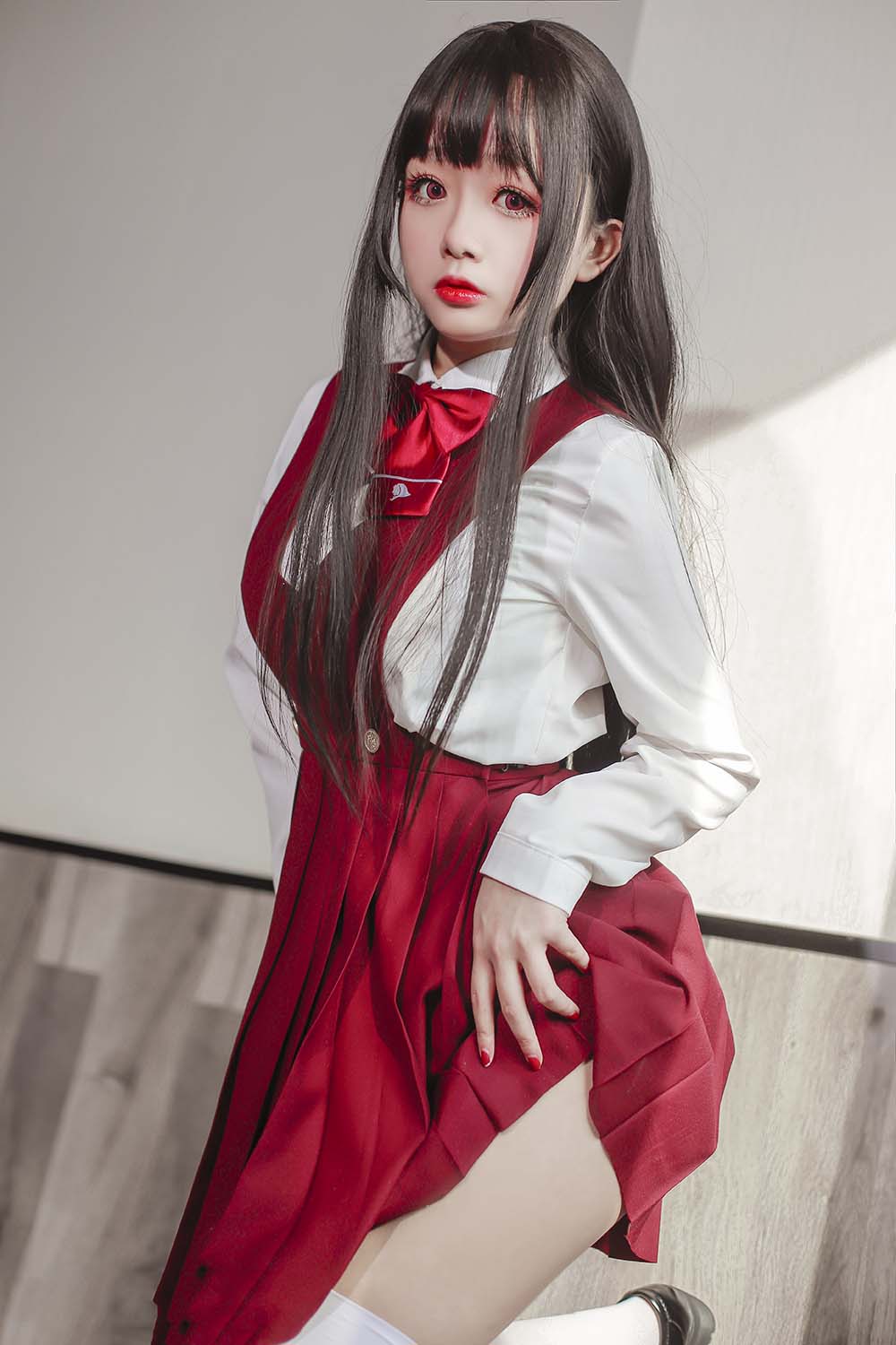 日奈娇 – JK少女红裙 Cosplay-第1张