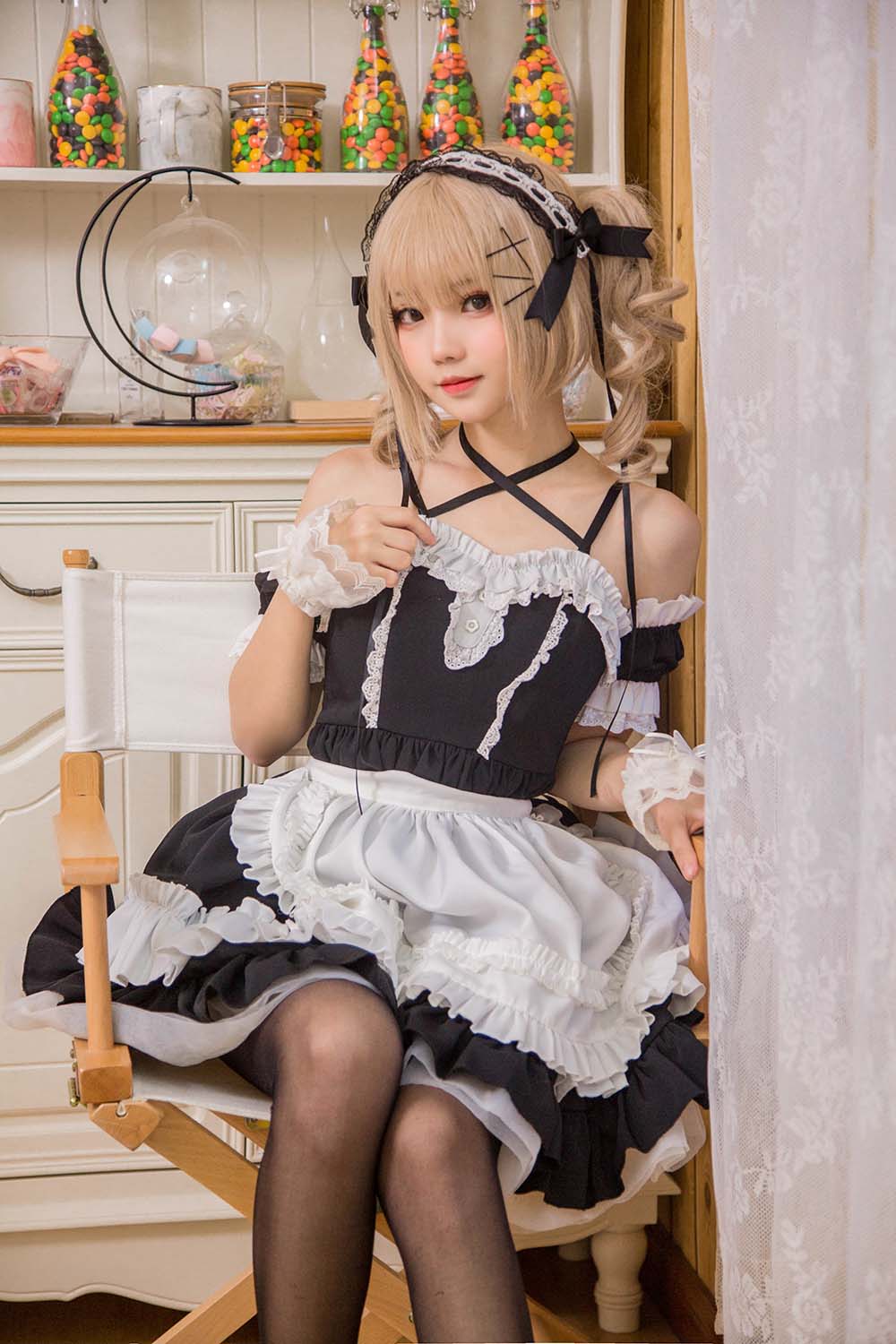 花柒Hana – 女仆 Cosplay-第1张