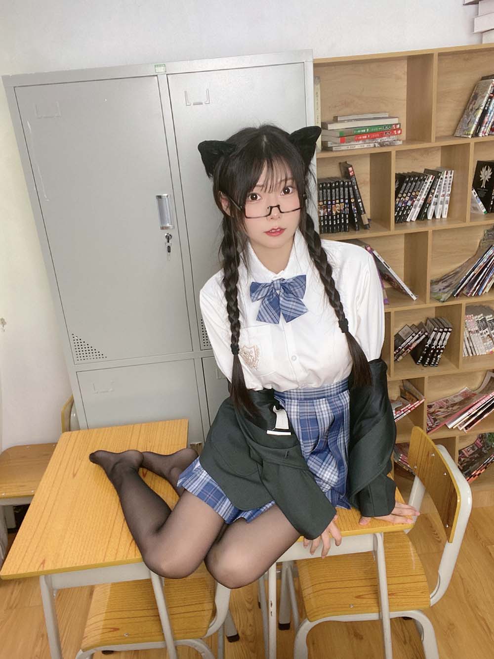 香草喵露露 – 小露乱撞 JK制服自拍 Cosplay-第2张