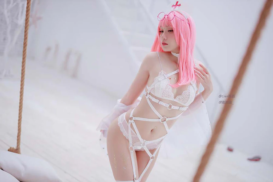 Cien恩恩 – 护士 Cosplay-第1张