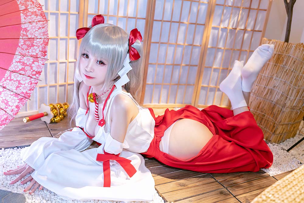miko酱ww – 可畏巫女 Cosplay-第1张